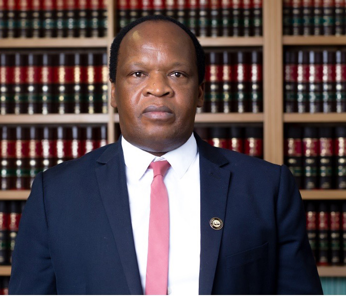 Dr Muzi Sikhakhane S.C